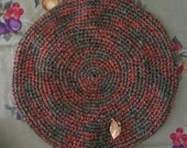 NOVEMBER PALLETTE BERET . . . with pin
