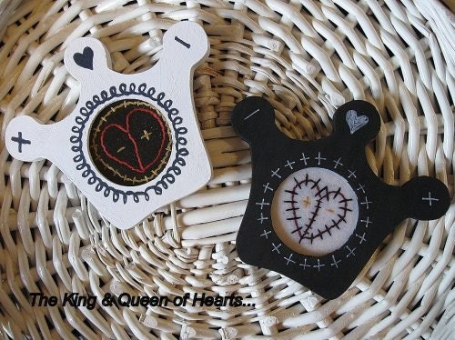EMBROIDERY FRAMED OOAK "King and Queen of Hearts" Set of two
