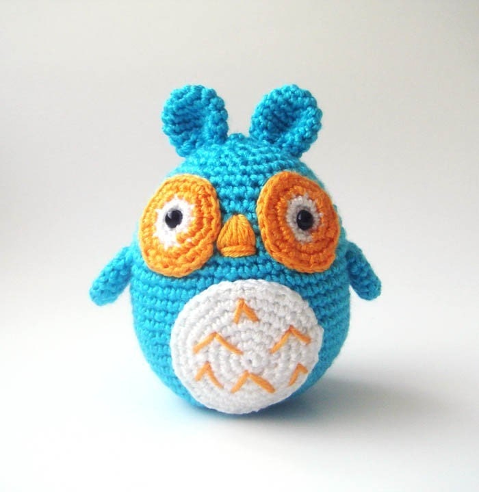 Crocheted stuffed owl christmas