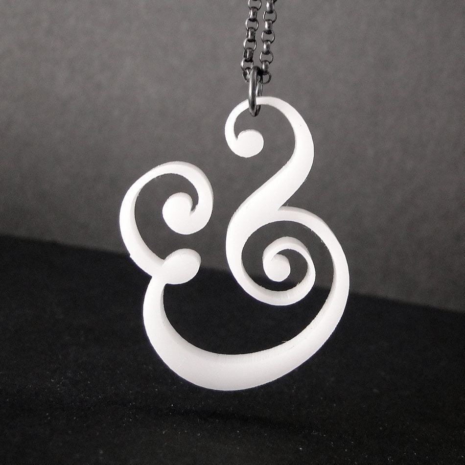 Epershand Necklace in White