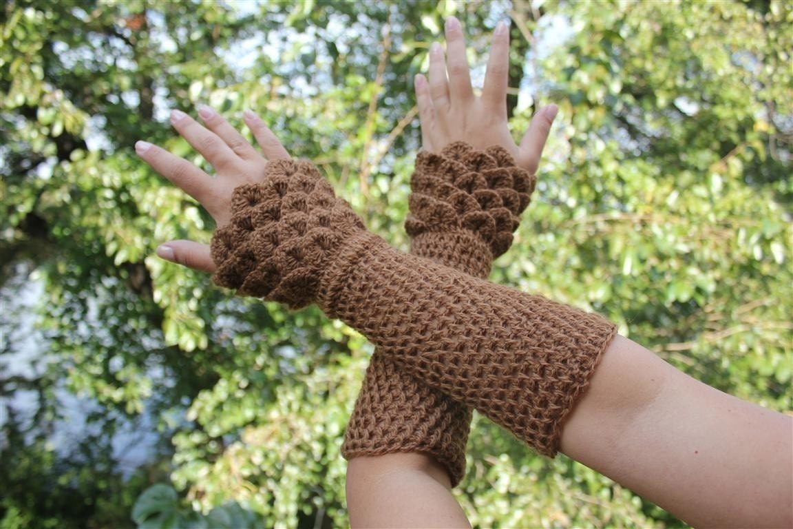 Crocodile Stitch Wristwarmers - Crochet PDF Pattern - Permission to Sell Finished Items
