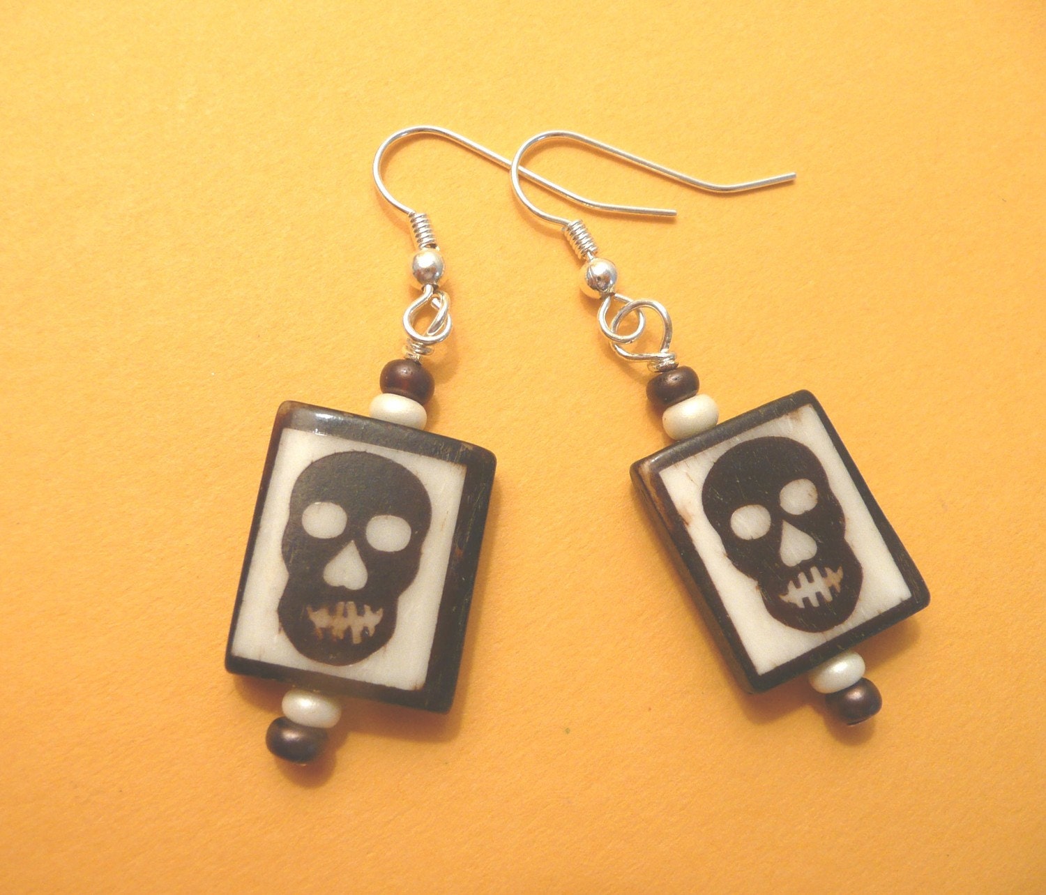 Skull Earrings: wood and bone, skulls jewelry, day of the dead, pirates