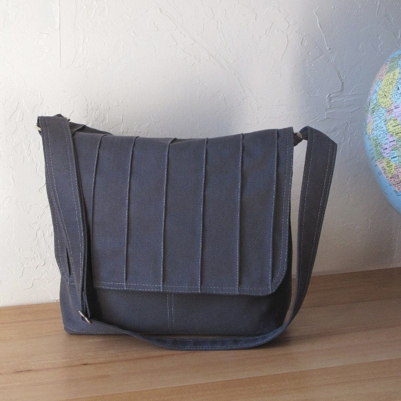 Ruche in Midnight Gray