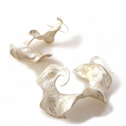 Curly Pod Earrings