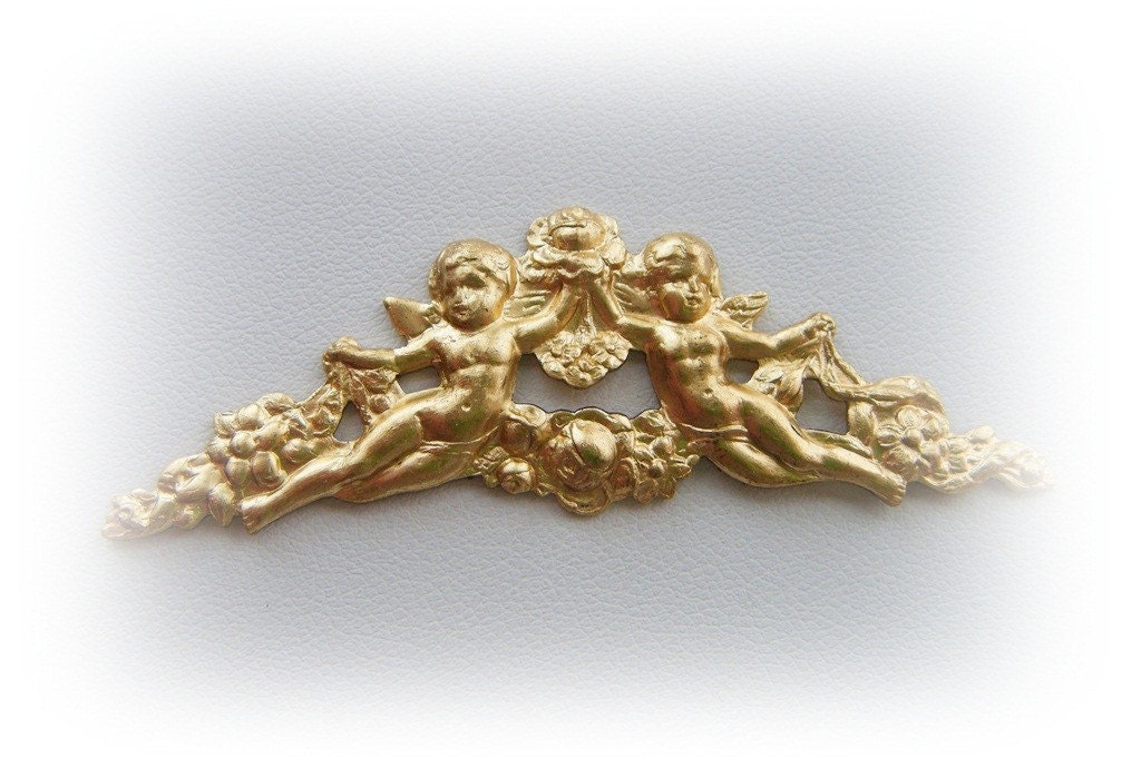 2 Cherubs with Floral Garland Brass Jewelry Findings and Stampings (BC)