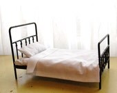 Vintage style Victorian miniature metal doll bed 1/6 playscale, barbie, blythe