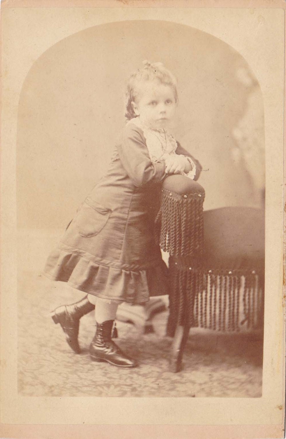 Wonderful Antique Cabinet Card from the Late 1800s-158