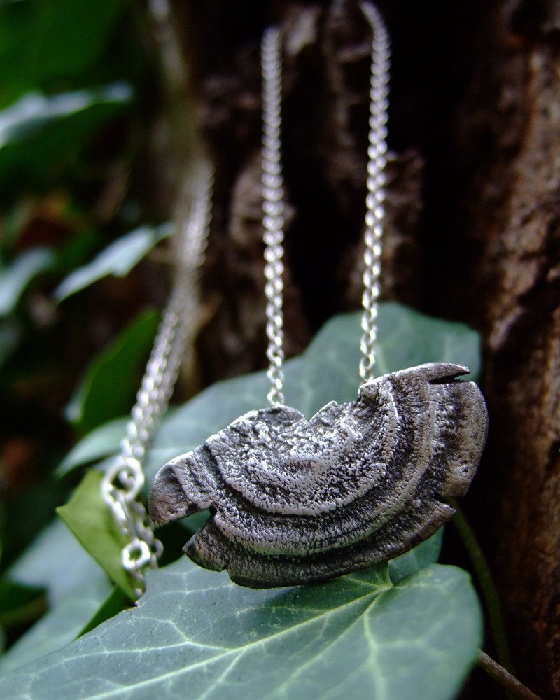 Friendly Neighbor, fine silver necklace