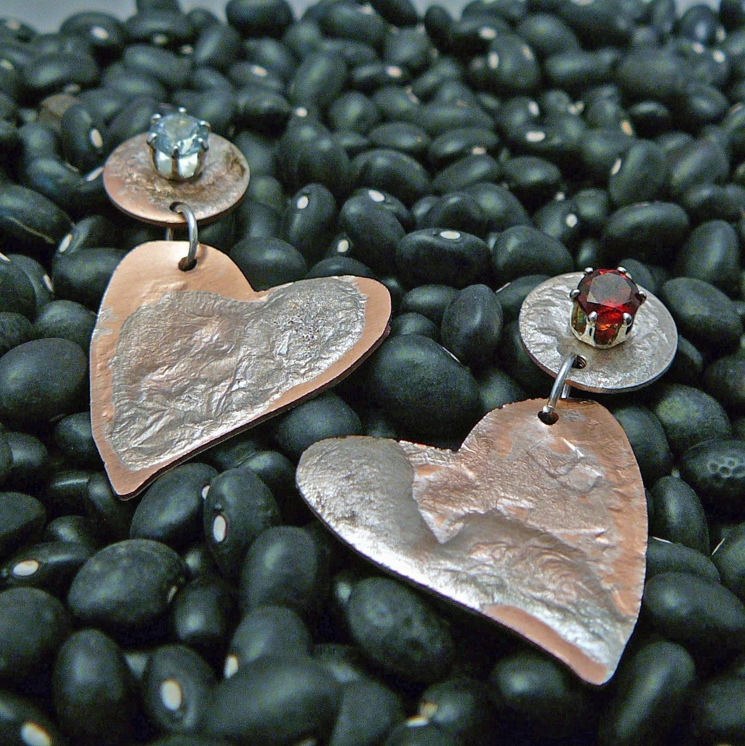 Heart-shaped earring jackets with studs in copper and fine silver