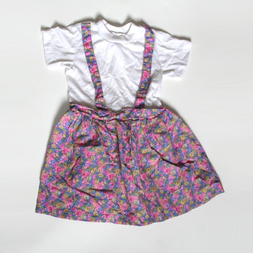 size 4T floral print faux overalls dress set. girl's lightweight spring outfit. white t shirt with attached skirt.