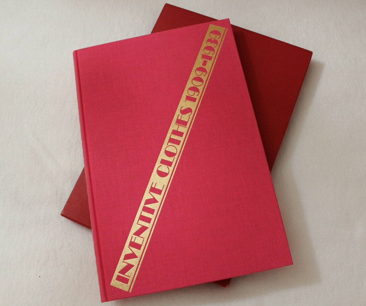 Inventive Clothes 1909-1939 - Diana Vreeland - Limited Edition - RARE