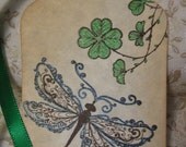 LUCKY IRISH DRAGONFLY - vintage style, shabby chic style, hang tag, sparkle, gift tag, bookmark tag, tea dye, distressed, parchment, dragonfly, clover, lucky, four leaf clover, garden, old-fashioned, St.Patrick's Day- set of 6