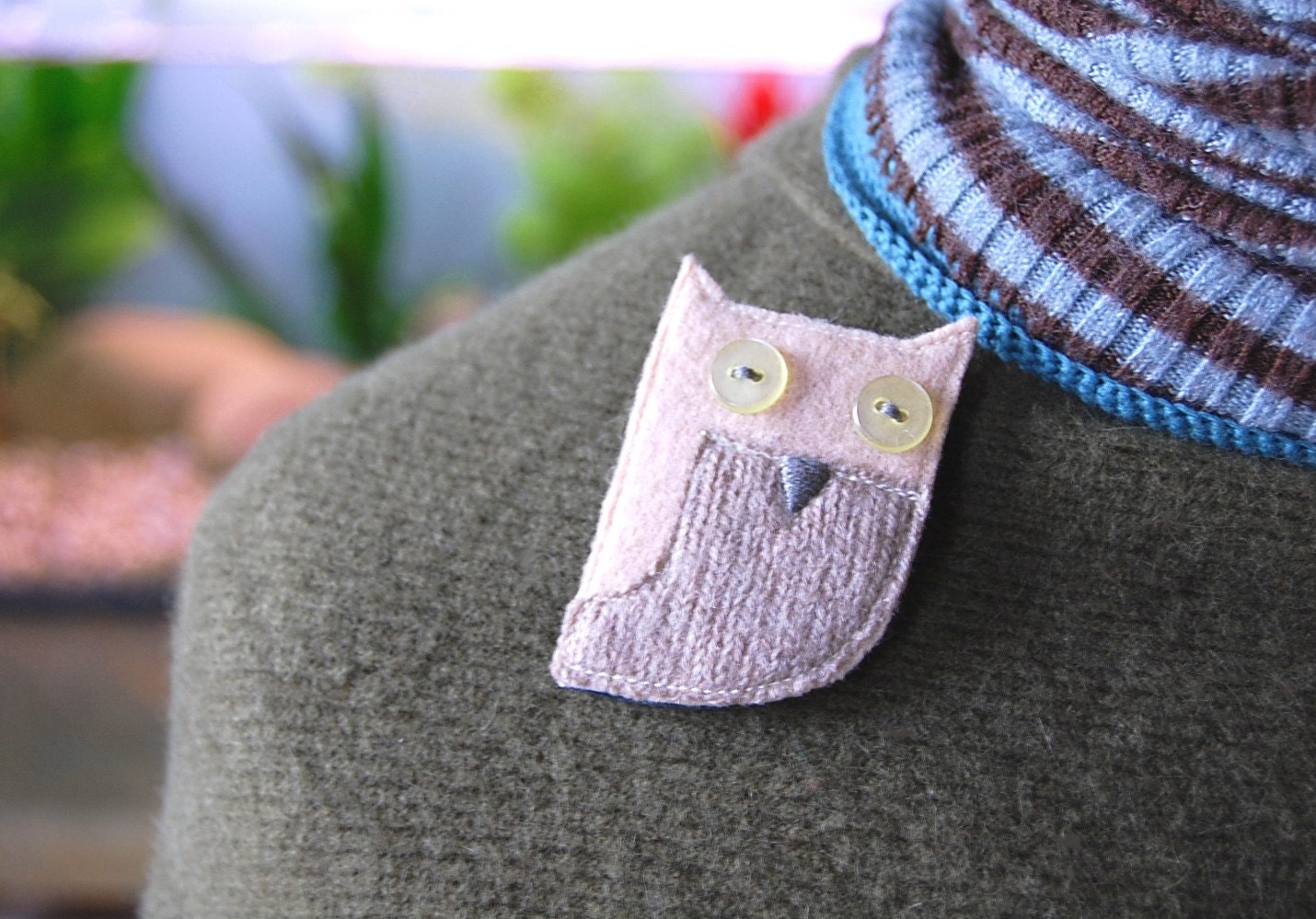 Beige eco owl brooch with button eyes