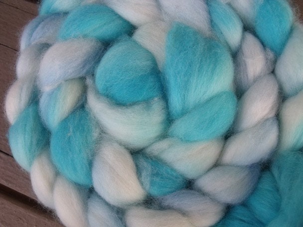 4 oz 100% Superwash Merino Top in Ocean Waves
