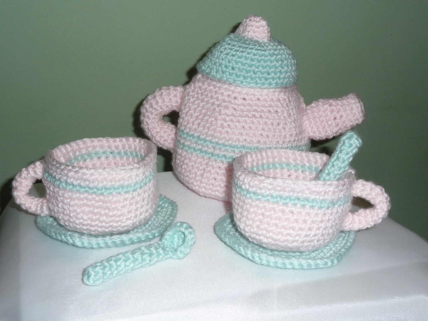 Crocheted Tea Set Kettle and Tea Cups  Amigurumi      Cute Toy