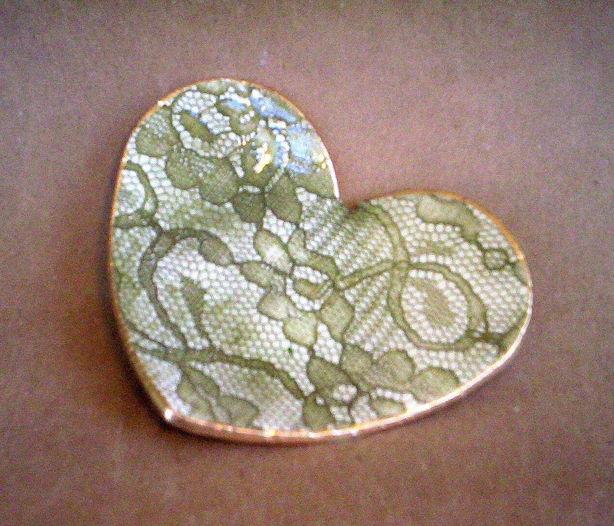 TWENTY FIVE Wedding Favors Tiny lil' Green  Lace Heart Ring Bowl
