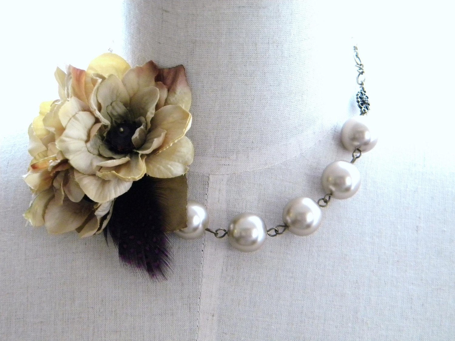 Sale Winter Beige Statement  Necklace Set - The Cendrillon