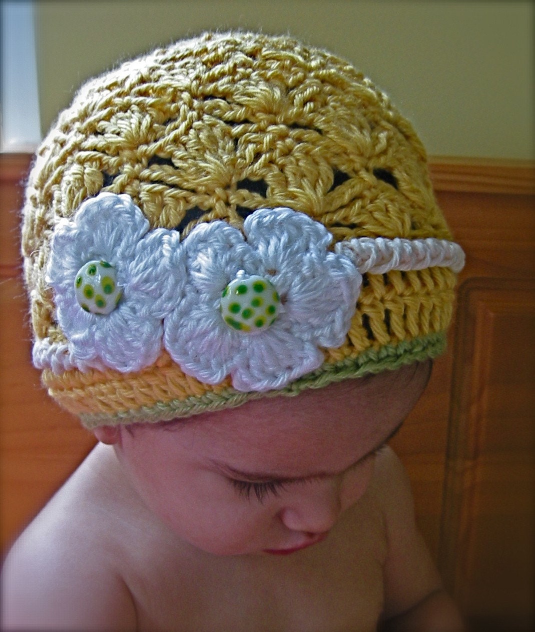 Baby or Toddler hat Yellow w/white flowers