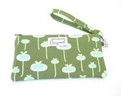 Wristlet - Fresh Green Meadow Wristlet