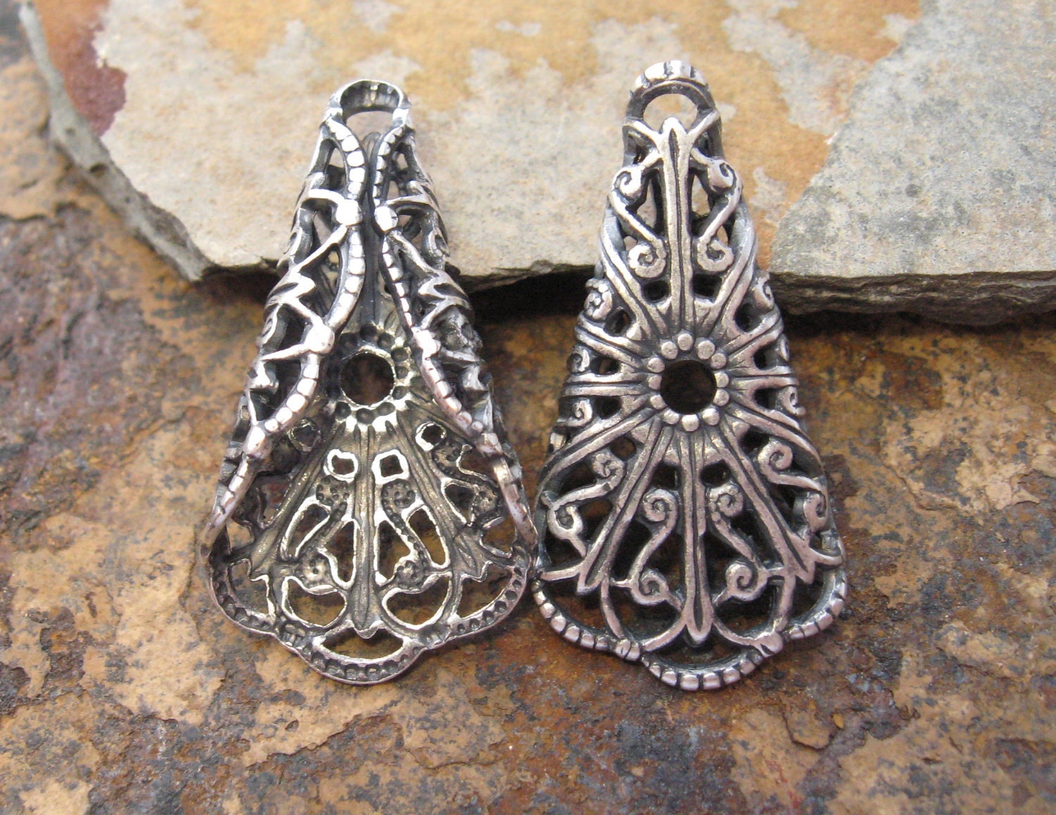 1 Antique Silver Folded Filigree Tri-Angle - Trinity Brass Co.