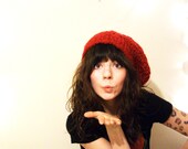 Kiss me, Valentines Day Beret