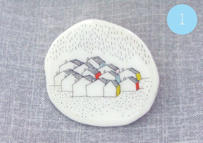 Village un jour de joie et jour de pluie - brooch/ring/pendant