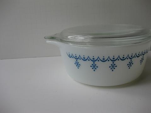 Vintage Pyrex White and Blue Snowflake Baking Dish with Lid