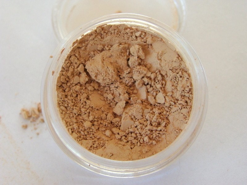 Medium foundation mineral makeup 10 gram  jar