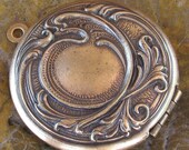 Locket Pendant  Antiqued Brass Color Twilight Renesmee Cullen locket - 1 Piece -  989