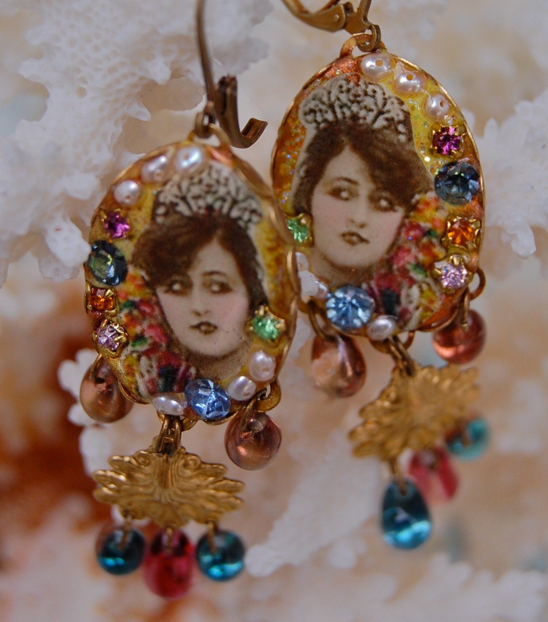 Lilygrace Vintage Yellow Show Girl Oval Cameo Earrings with Vintage Rhinestones and Freshwater Pearls