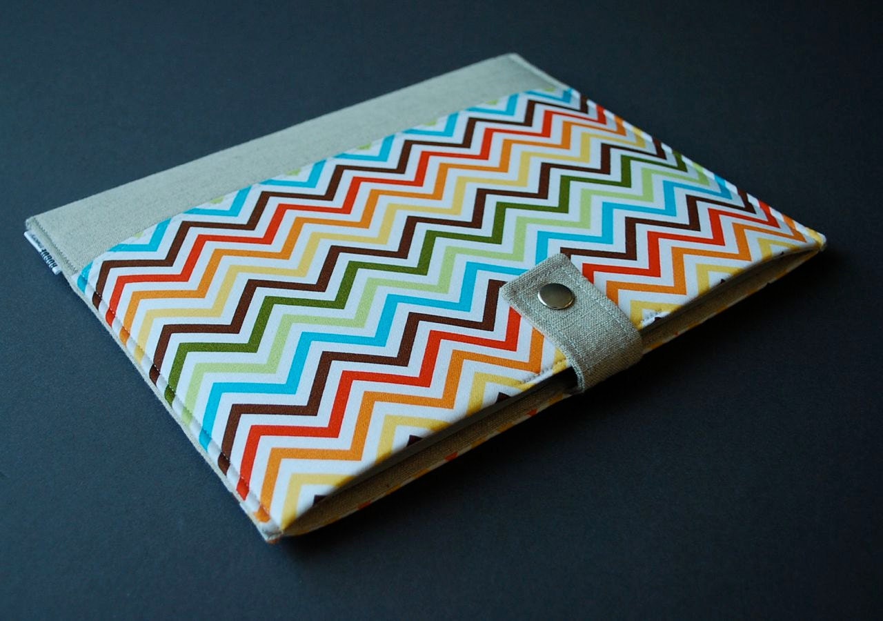 iPad 2 Case / iPad 1 Case / iPad 3 Cover / iPad 1 Cover / iPad Sleeve / iPad Case / iPad Holder / Padded iPad Case - Zig Zag Rainbow