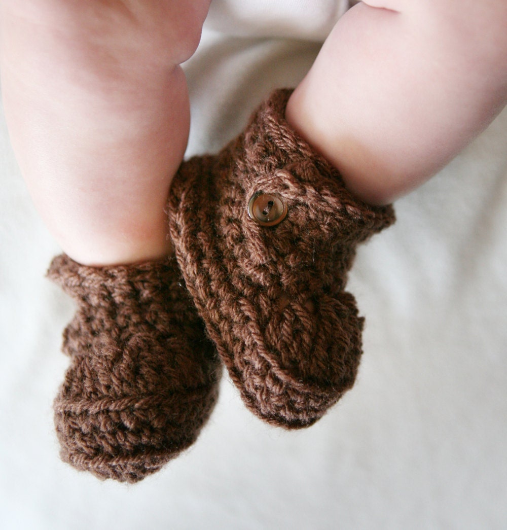 Newborn, 0 to 3 or 3 to 6 Months Baby Bootie Boots, crocheted, chocolate brown