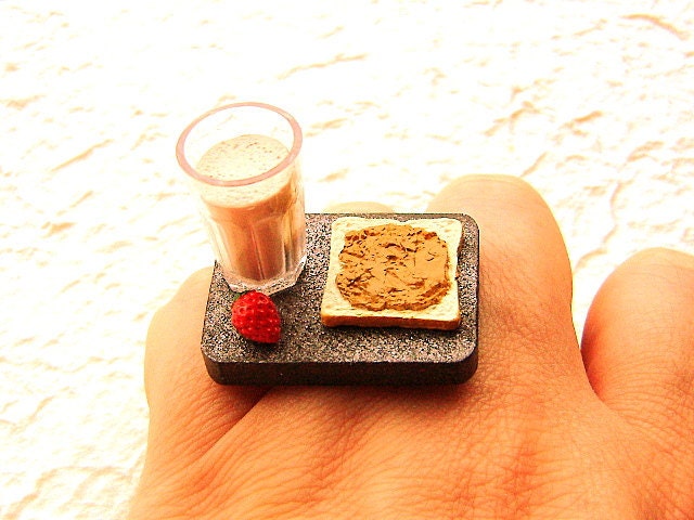 Breakfast Ring Peanut Butter Toast Fruit Smoothie