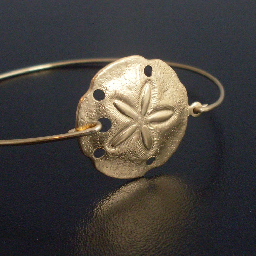 Sand Dollar Charm Bracelet, Gold Sand Dollar Bangle, Beach Bridal Jewelry, Beach Theme Jewelry, Ocean Wedding Bracelet Ocean Wedding Jewelry