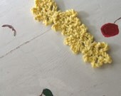 BOOKMARK YELLOW CROCHETED  "Pretty Posies"