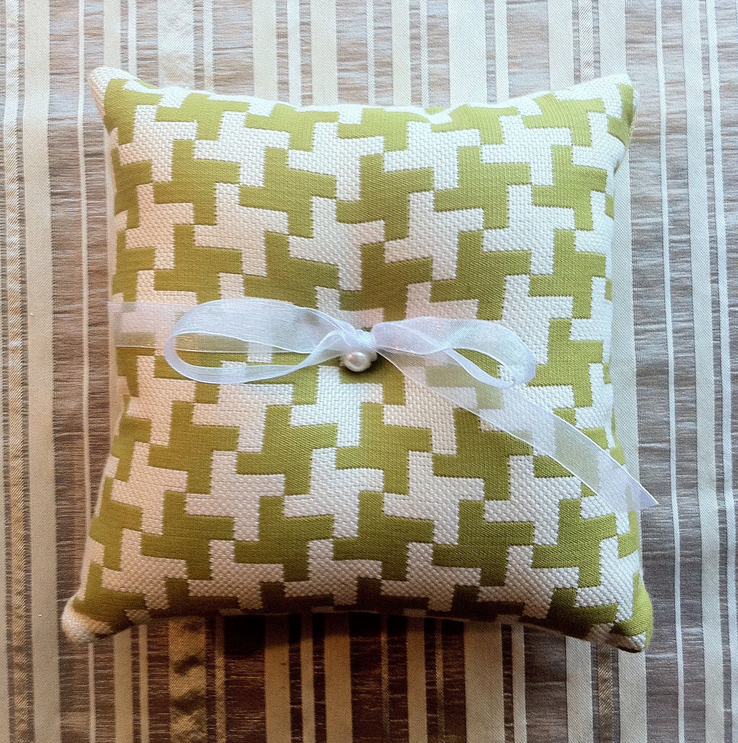 Houndstooth - Ring Bearer Pillow - Lime Green & White