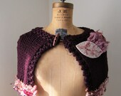 Bohemian knit Art cape Plum. Cream. Feathers
