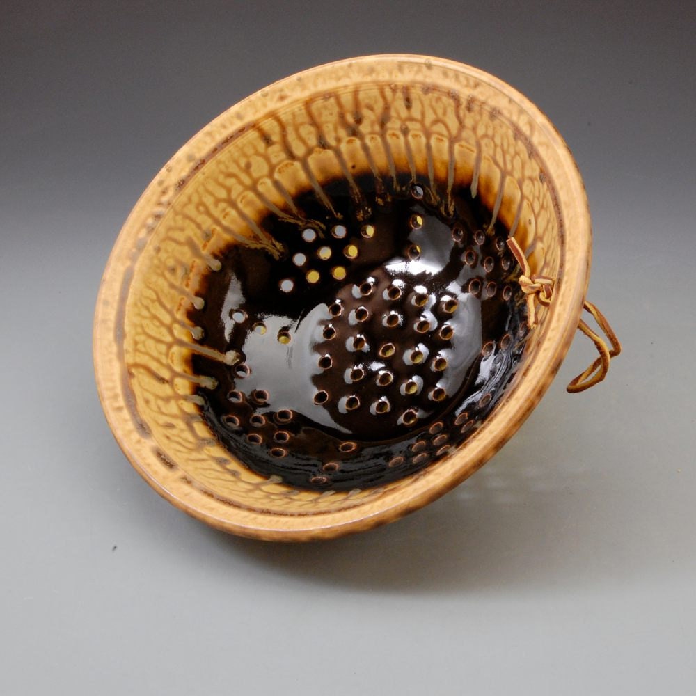 Medium Colander - Dark Ebony Brown and Golden Brown