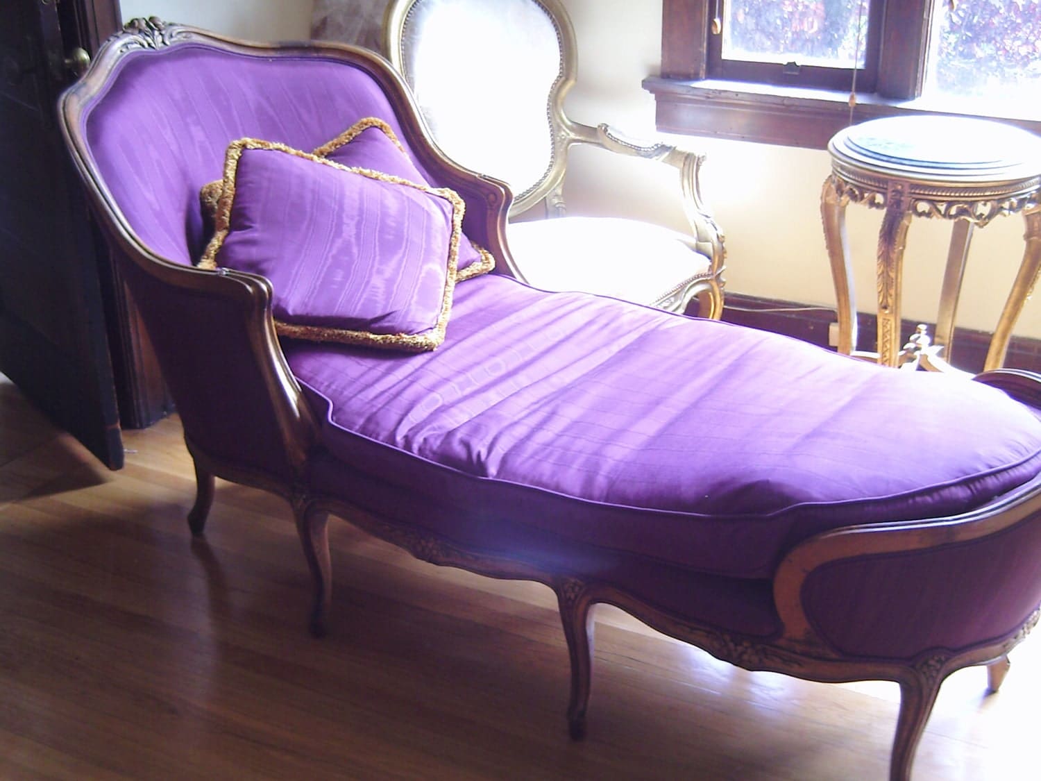 French Purple Fainting Couch, Hollywood Regency