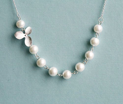 Elegant Orchid flower necklace,Wedding Jewelry,Pearls strand, Formal necklace, Bridesmaid gift, Bridal jewelry,birthday