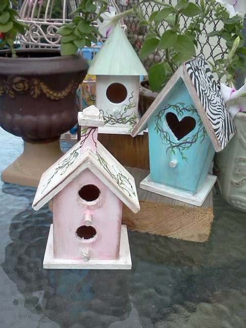 Mini Bird Houses Handpainted in Choice of 3 Colors