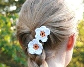 Relief - Crochet daisy hair pins (set of 2) - donated by AngelPearls - EuropeForCharity