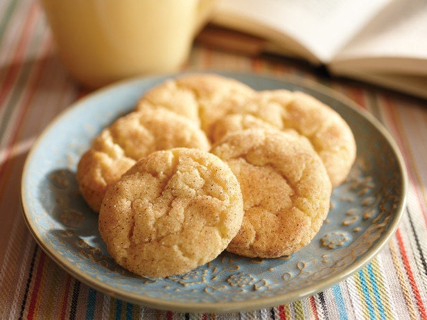 24 Freshly baked Snickerddodle Cookies