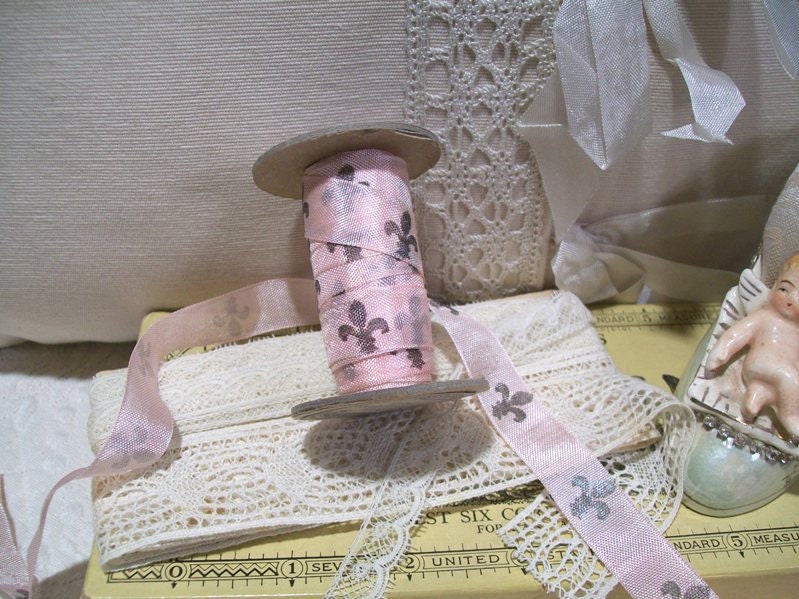 Vintage rayon seam binding ribbon - custom printed  Pretty Pink Fleur de Lis printing