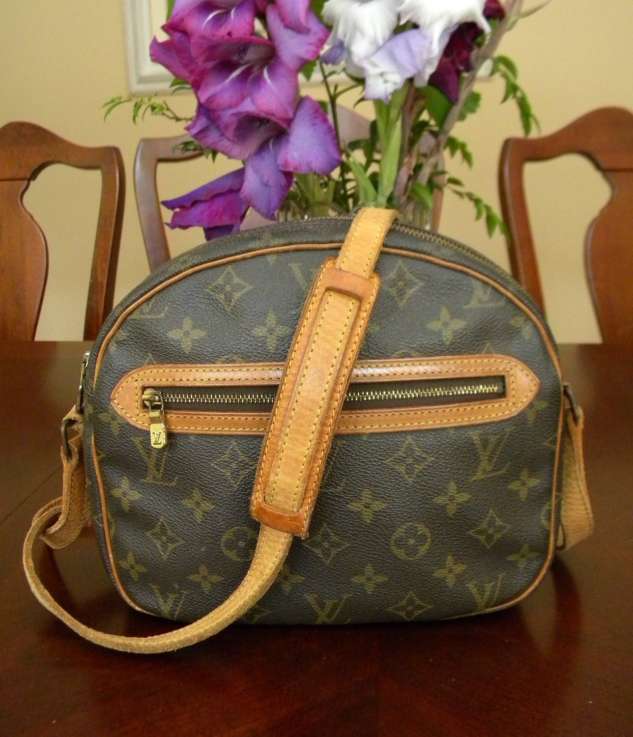 Sale previously 325.00 Vintage Authentic Louis Vuitton Monogram Crossbody Purse