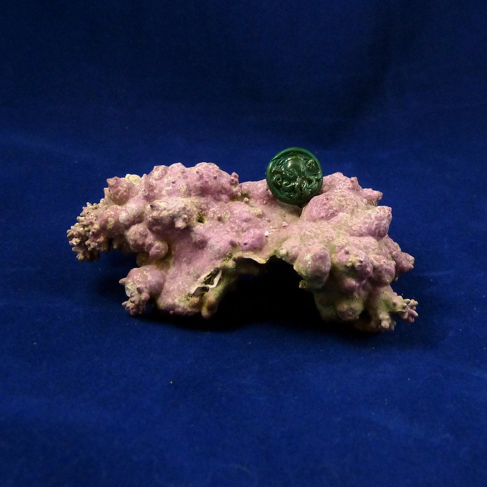 Green Cthulhu Cameo Pin - Polymer Clay Horror Jewelry
