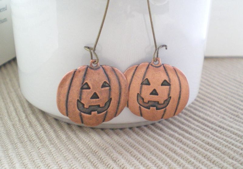 Jack o Lantern Earrings. Pumpkin Earrings. Dangle. Halloween.