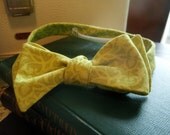 Bright Green Cotton Bow Tie