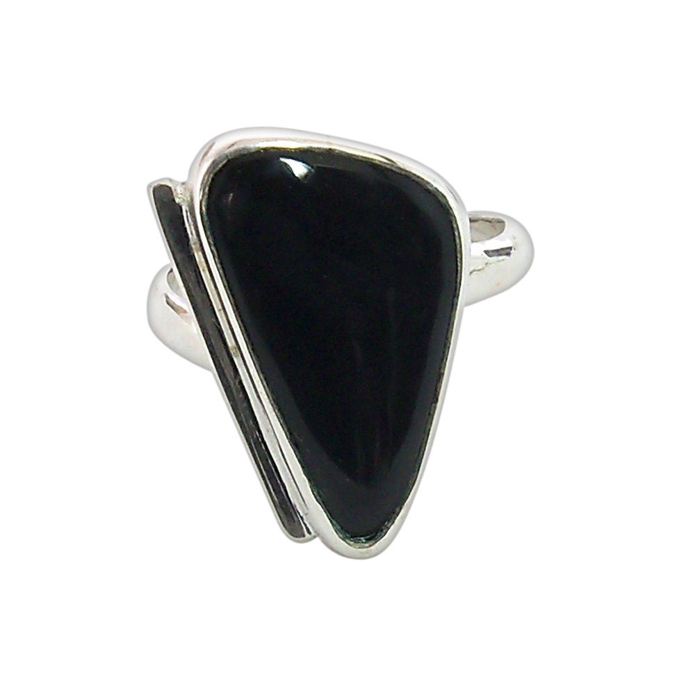 Black Onyx and Sterling Silver Ring, Size 5-1/4  r525onxe1880