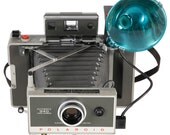 Polaroid Automatic 340 Land Camera